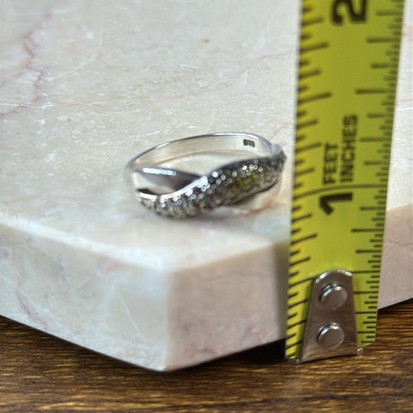 Elegant Silver 925 & Brilliants Twist Ring - Size 8 - Picture 7 of 11